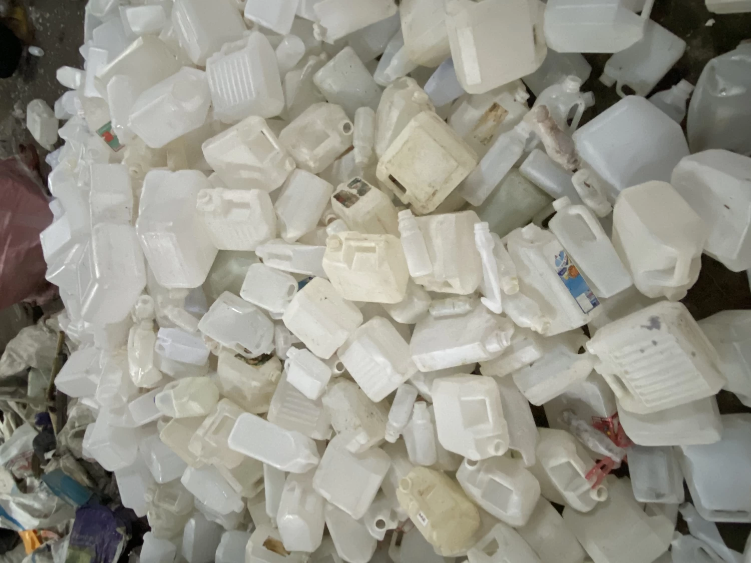 โรงงานรีไซเคิลพลาสติกวงษ์พาณิชย์ร่มเกล้า รับซื้อประมูลพลาสติก ครบวงจร